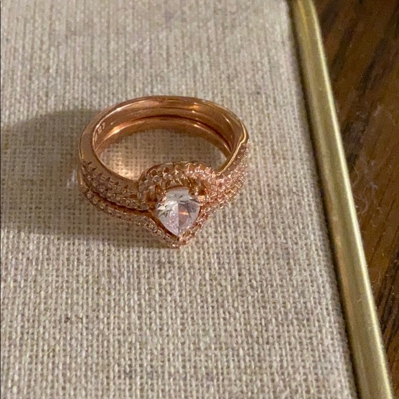 **FREE to a 3 item bundle - Picture 1 of 3